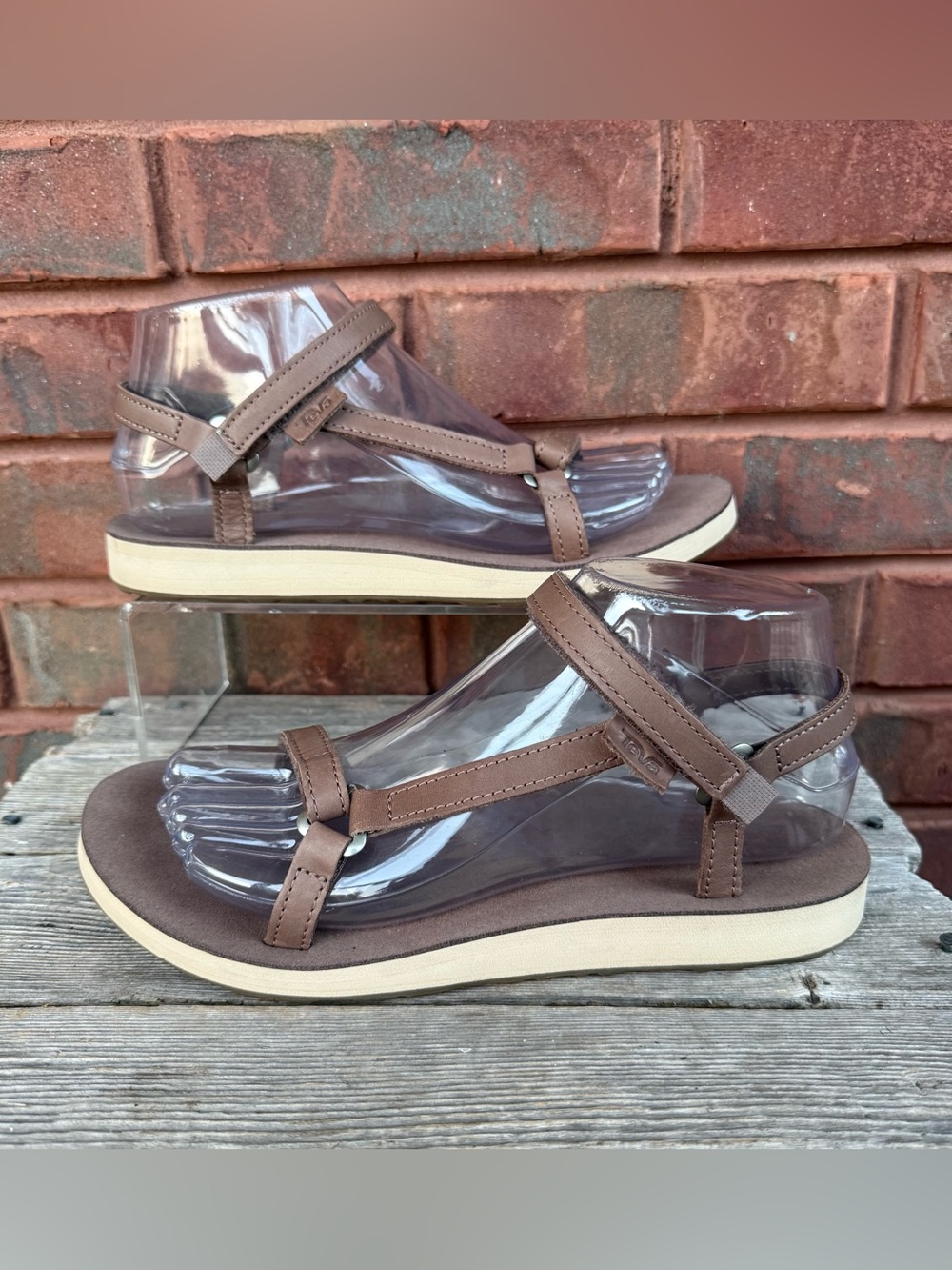 Teva Tevas Original Universal Slim Leather Acorn Sandals Women's size 7 Exc Cond